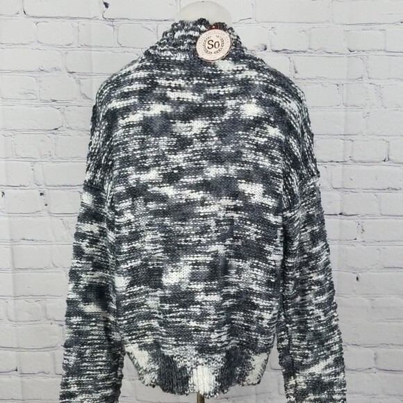 S.o. gray mockneck pullover long sleeve sweater. Size M - Picture 4 of 7